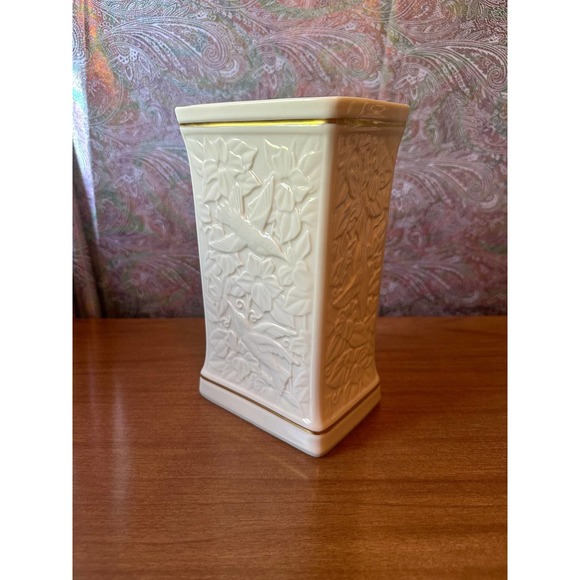 Vintage Hummingbird vase by Lenox - Picture 2 of 10